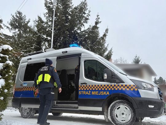 Elektryczny smogowóz ruszył na ulice. Ponad 500 kontroli miesięcznie i zero taryfy ulgowej dla trucicieli Elektryczny smogowóz ruszył na ulice. Ponad 500 kontroli miesięcznie i zero taryfy ulgowej dla trucicieli