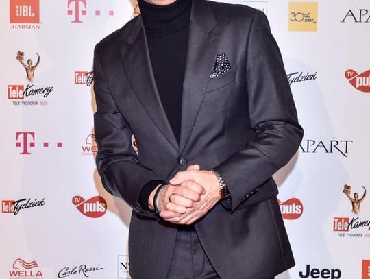 Muzyczny Dzień Kobiet na Bemowie. Piotr Polk zaśpiewa w WAT – bezpłatne zaproszenia do zdobycia