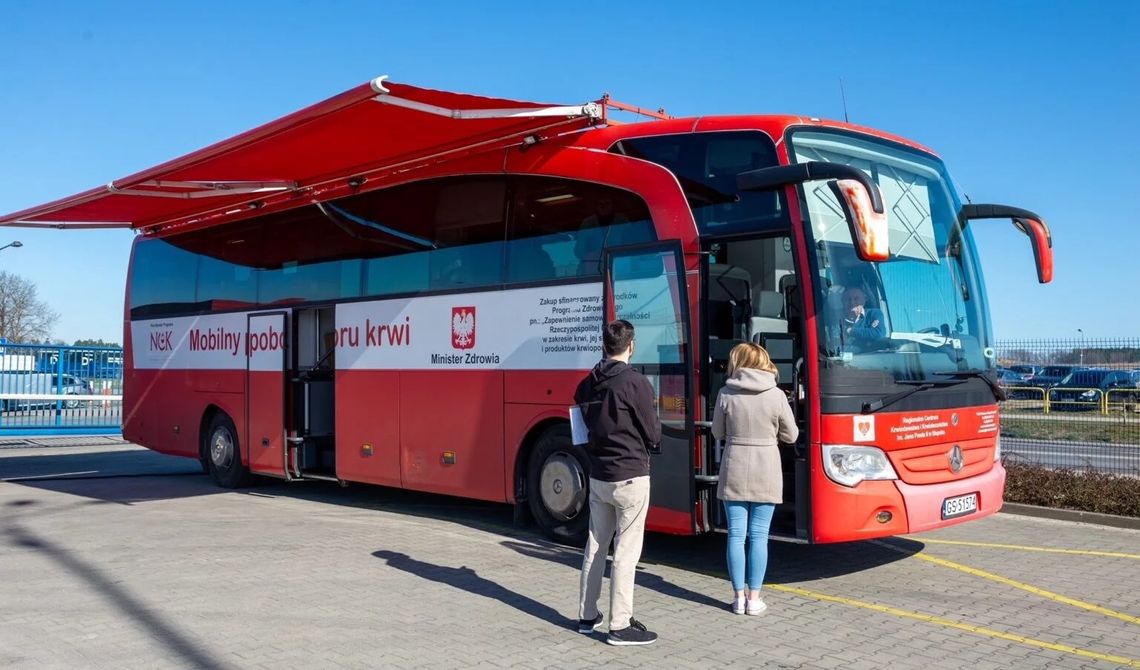 Zbiórka krwi pod Ratuszem